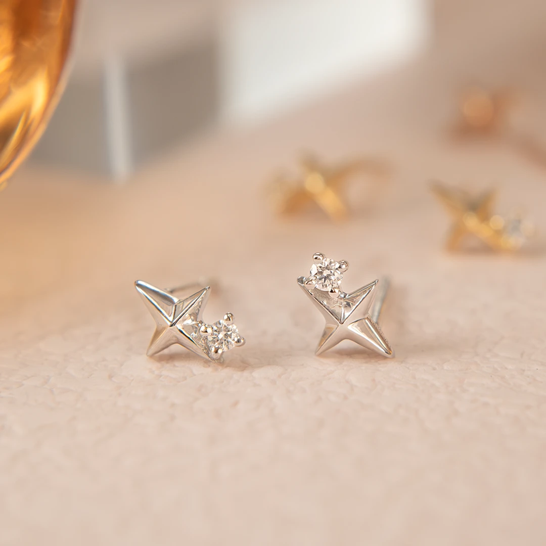 Sparkle diamond studs